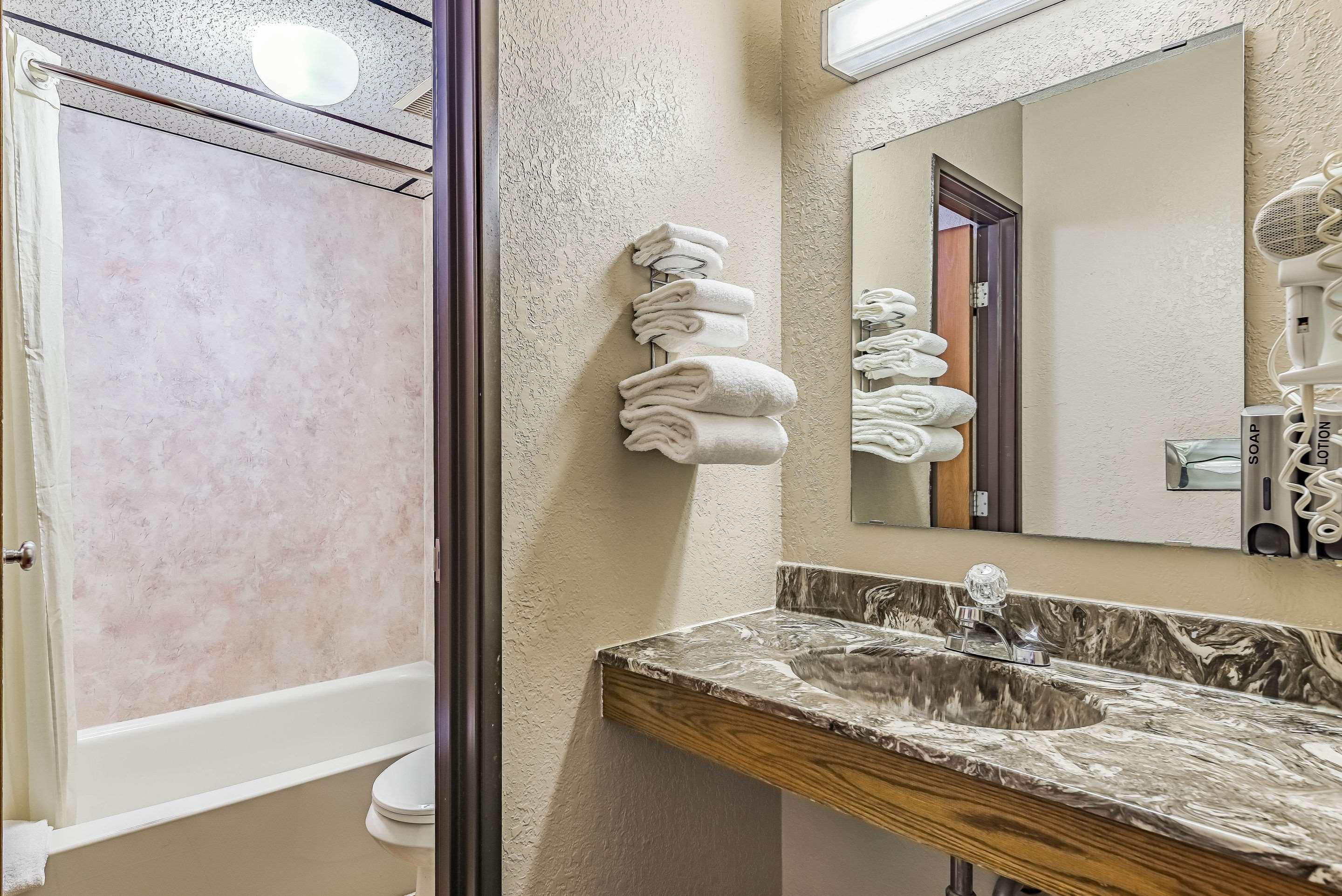 Rodeway Inn Saint Joseph Dış mekan fotoğraf